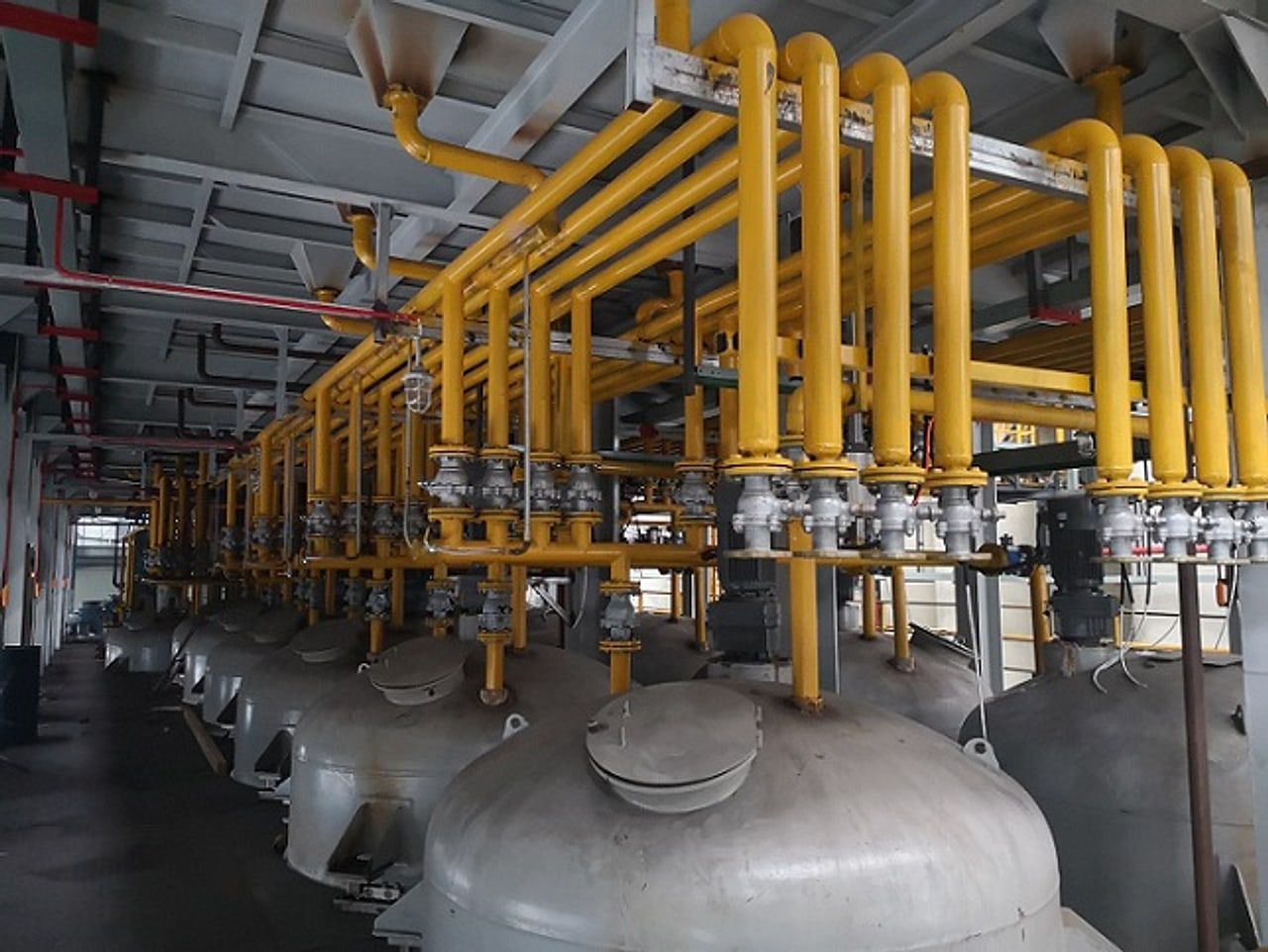 Automated blending reactors with stainless steel kettles